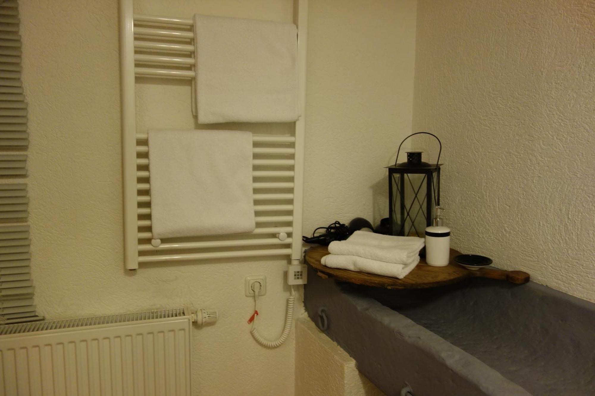 Zehnthof Hotel Geldersheim Стая снимка